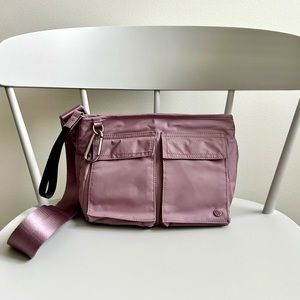 Athleta NWOT Kinetic Crossbody